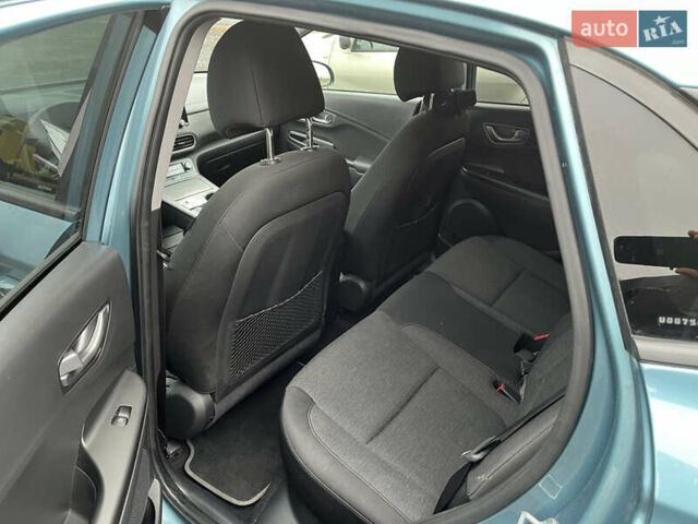 Синій Хендай Kona, об'ємом двигуна 0 л та пробігом 128 тис. км за 14600 $, фото 5 на Automoto.ua