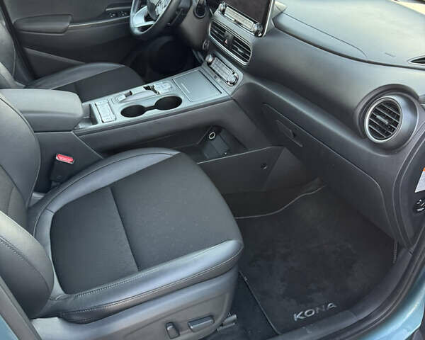 Синій Хендай Kona, об'ємом двигуна 0 л та пробігом 147 тис. км за 17900 $, фото 8 на Automoto.ua