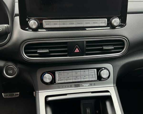 Синій Хендай Kona, об'ємом двигуна 0 л та пробігом 147 тис. км за 17900 $, фото 25 на Automoto.ua