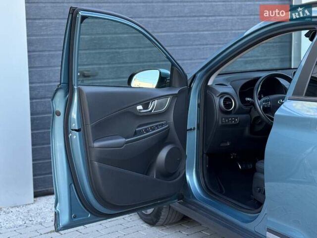 Синий Хендай Kona, объемом двигателя 0 л и пробегом 85 тыс. км за 17900 $, фото 41 на Automoto.ua