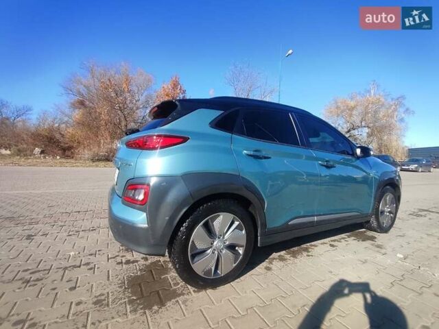 Синий Хендай Kona, объемом двигателя 0 л и пробегом 105 тыс. км за 16550 $, фото 6 на Automoto.ua