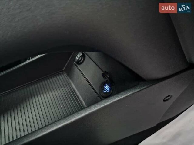 Синий Хендай Kona, объемом двигателя 0 л и пробегом 24 тыс. км за 17800 $, фото 40 на Automoto.ua