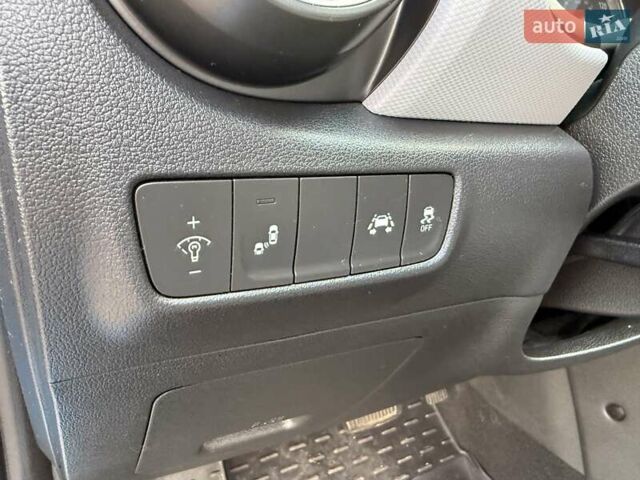 Синий Хендай Kona, объемом двигателя 1.6 л и пробегом 53 тыс. км за 15500 $, фото 21 на Automoto.ua