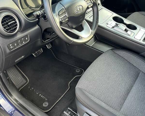 Синий Хендай Kona, объемом двигателя 0 л и пробегом 114 тыс. км за 17950 $, фото 23 на Automoto.ua