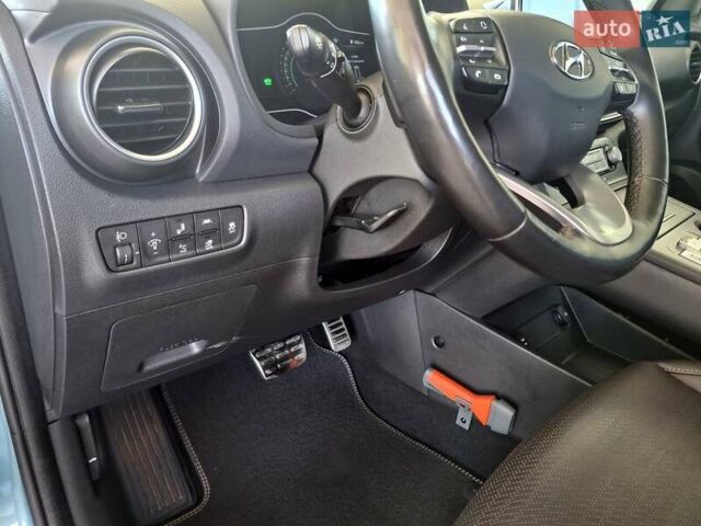Синий Хендай Kona, объемом двигателя 0 л и пробегом 104 тыс. км за 18500 $, фото 18 на Automoto.ua