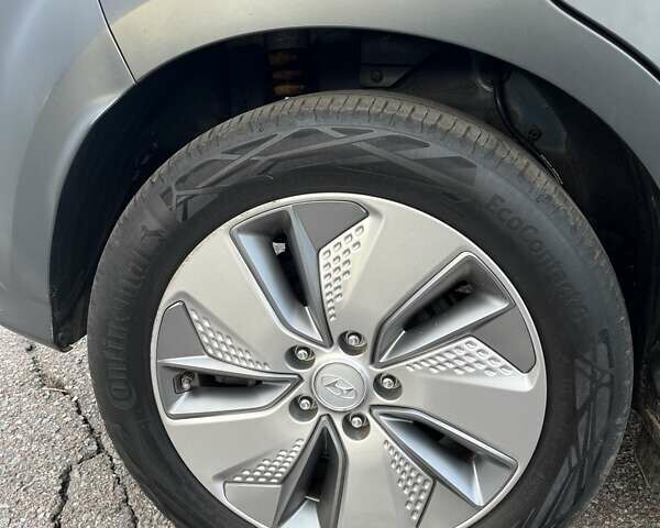 Синий Хендай Kona, объемом двигателя 0 л и пробегом 114 тыс. км за 17950 $, фото 61 на Automoto.ua