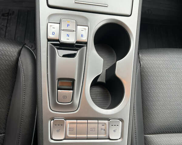 Синій Хендай Kona, об'ємом двигуна 0 л та пробігом 60 тис. км за 19500 $, фото 10 на Automoto.ua