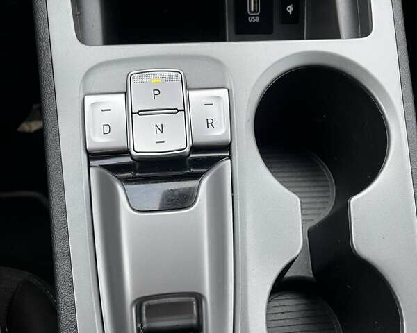 Синий Хендай Kona, объемом двигателя 0 л и пробегом 114 тыс. км за 17950 $, фото 41 на Automoto.ua