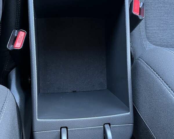 Синий Хендай Kona, объемом двигателя 0 л и пробегом 114 тыс. км за 17950 $, фото 49 на Automoto.ua