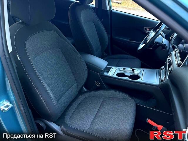 Синий Хендай Kona, объемом двигателя 0.15 л и пробегом 85 тыс. км за 17500 $, фото 4 на Automoto.ua