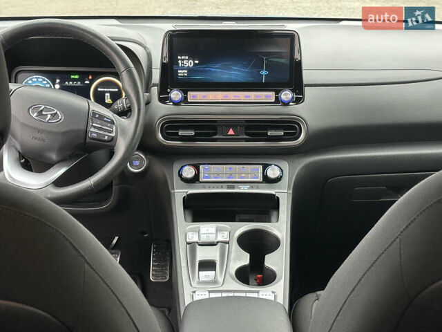 Синий Хендай Kona, объемом двигателя 0 л и пробегом 51 тыс. км за 17400 $, фото 9 на Automoto.ua