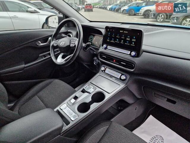 Синий Хендай Kona, объемом двигателя 0 л и пробегом 52 тыс. км за 17300 $, фото 47 на Automoto.ua