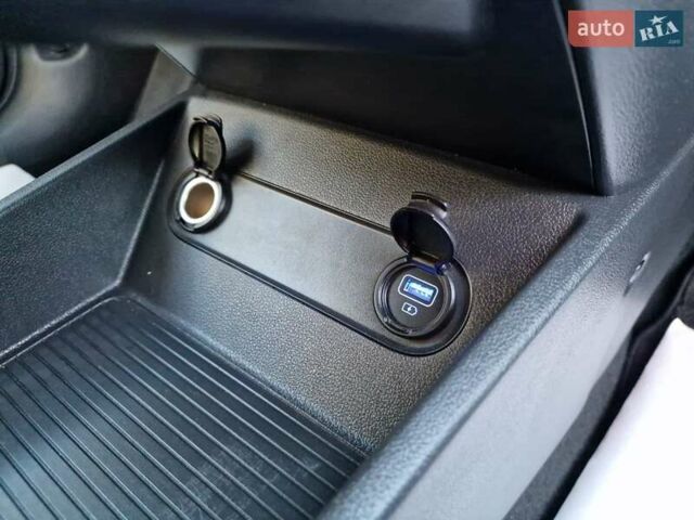 Синій Хендай Kona, об'ємом двигуна 0 л та пробігом 49 тис. км за 18900 $, фото 35 на Automoto.ua