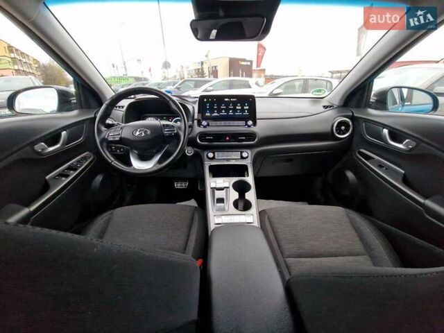 Синий Хендай Kona, объемом двигателя 0 л и пробегом 43 тыс. км за 17700 $, фото 27 на Automoto.ua