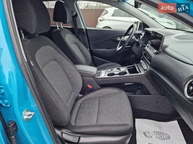 Синий Хендай Kona, объемом двигателя 0 л и пробегом 52 тыс. км за 17300 $, фото 45 на Automoto.ua