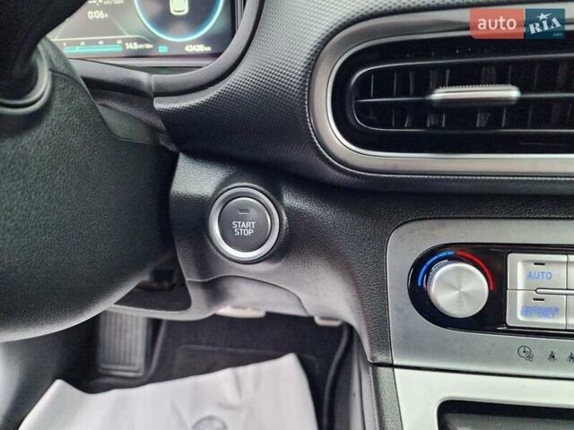 Синий Хендай Kona, объемом двигателя 0 л и пробегом 43 тыс. км за 17700 $, фото 28 на Automoto.ua