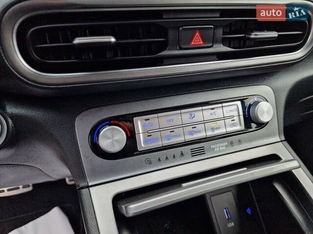 Синий Хендай Kona, объемом двигателя 0 л и пробегом 43 тыс. км за 17700 $, фото 35 на Automoto.ua