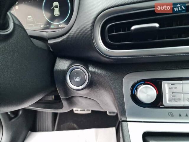 Синий Хендай Kona, объемом двигателя 0 л и пробегом 52 тыс. км за 17300 $, фото 31 на Automoto.ua