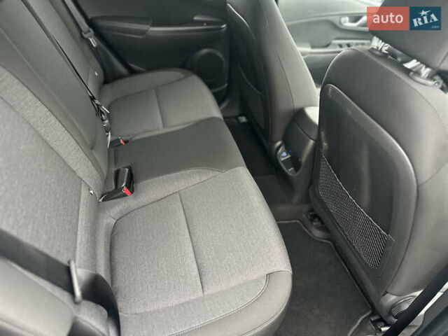 Синий Хендай Kona, объемом двигателя 0 л и пробегом 51 тыс. км за 17400 $, фото 11 на Automoto.ua