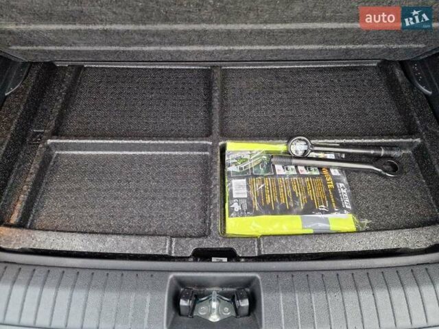 Синий Хендай Kona, объемом двигателя 0 л и пробегом 43 тыс. км за 17700 $, фото 51 на Automoto.ua