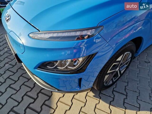 Синій Хендай Kona, об'ємом двигуна 0 л та пробігом 49 тис. км за 18900 $, фото 2 на Automoto.ua