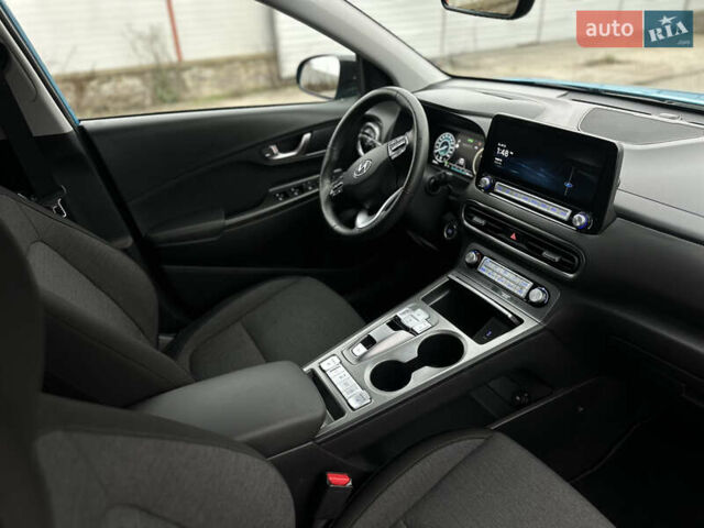 Синий Хендай Kona, объемом двигателя 0 л и пробегом 51 тыс. км за 17400 $, фото 7 на Automoto.ua