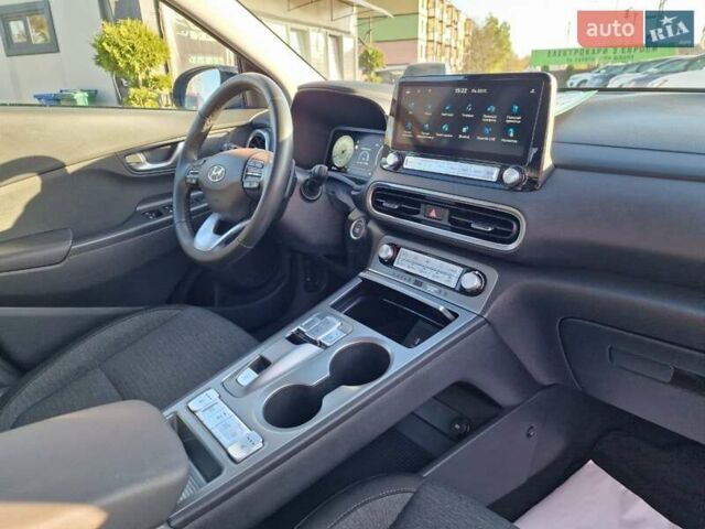 Синій Хендай Kona, об'ємом двигуна 0 л та пробігом 49 тис. км за 18900 $, фото 44 на Automoto.ua