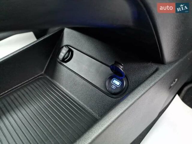 Синий Хендай Kona, объемом двигателя 0 л и пробегом 43 тыс. км за 17700 $, фото 38 на Automoto.ua