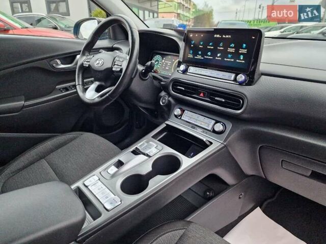 Синий Хендай Kona, объемом двигателя 0 л и пробегом 43 тыс. км за 17700 $, фото 47 на Automoto.ua