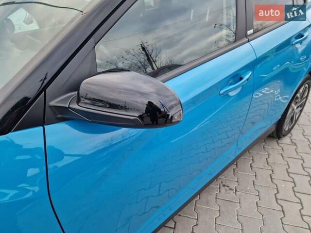 Синий Хендай Kona, объемом двигателя 0 л и пробегом 43 тыс. км за 17700 $, фото 2 на Automoto.ua