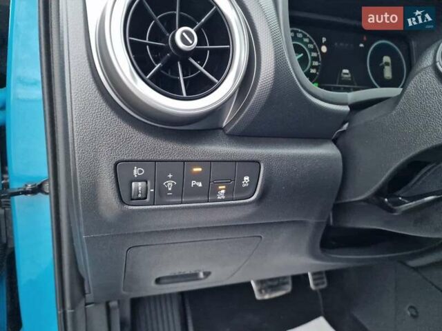 Синий Хендай Kona, объемом двигателя 0 л и пробегом 52 тыс. км за 17300 $, фото 24 на Automoto.ua