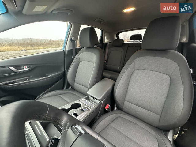 Синий Хендай Kona, объемом двигателя 0 л и пробегом 51 тыс. км за 17400 $, фото 17 на Automoto.ua
