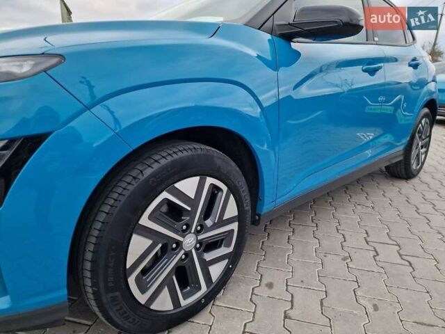 Синий Хендай Kona, объемом двигателя 0 л и пробегом 43 тыс. км за 17700 $, фото 1 на Automoto.ua