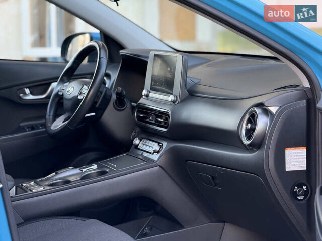 Синий Хендай Kona, объемом двигателя 0 л и пробегом 30 тыс. км за 16900 $, фото 39 на Automoto.ua