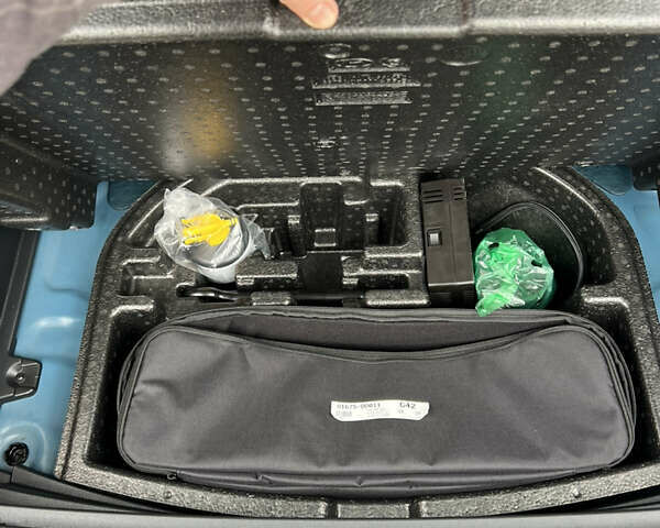 Синий Хендай Kona, объемом двигателя 0 л и пробегом 81 тыс. км за 16950 $, фото 24 на Automoto.ua