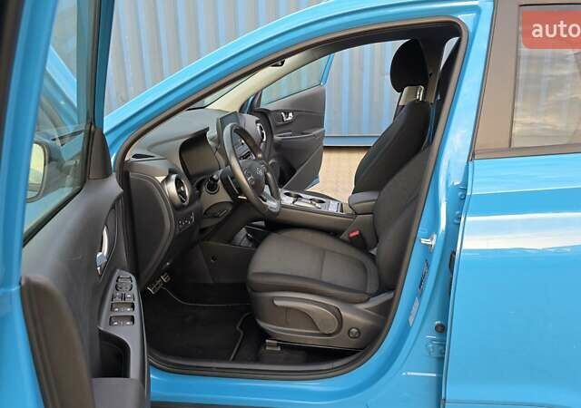 Синий Хендай Kona, объемом двигателя 0 л и пробегом 56 тыс. км за 19400 $, фото 19 на Automoto.ua