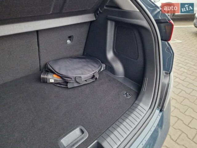 Синий Хендай Kona, объемом двигателя 0 л и пробегом 60 тыс. км за 17600 $, фото 59 на Automoto.ua