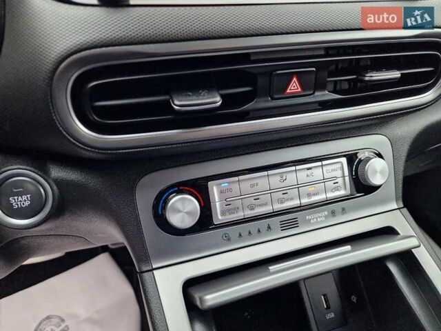 Синий Хендай Kona, объемом двигателя 0 л и пробегом 60 тыс. км за 17600 $, фото 40 на Automoto.ua