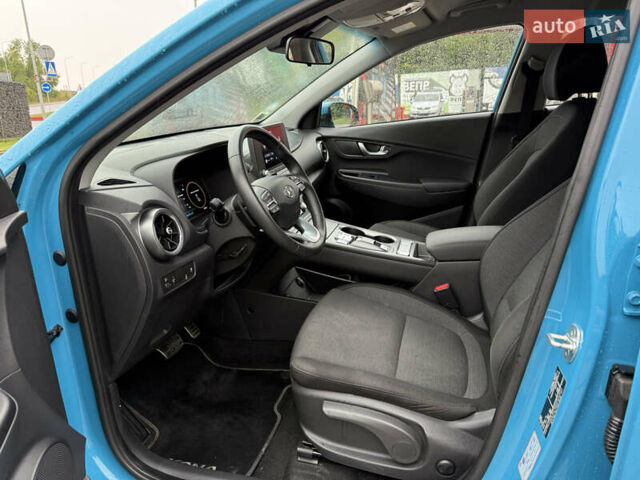 Синий Хендай Kona, объемом двигателя 0 л и пробегом 29 тыс. км за 16900 $, фото 14 на Automoto.ua