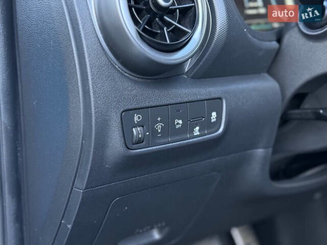 Синій Хендай Kona, об'ємом двигуна 0 л та пробігом 30 тис. км за 16900 $, фото 36 на Automoto.ua