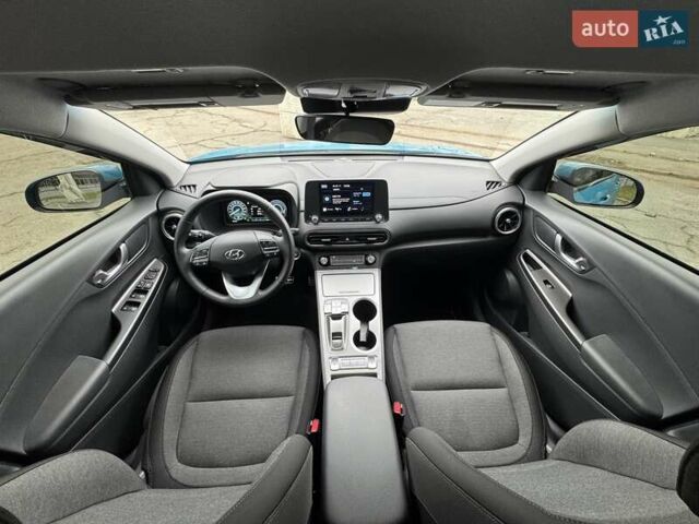 Синий Хендай Kona, объемом двигателя 0 л и пробегом 21 тыс. км за 17900 $, фото 21 на Automoto.ua
