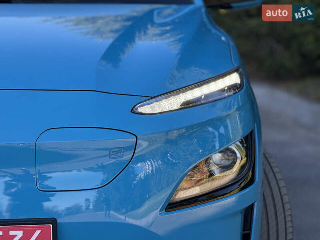 Синій Хендай Kona, об'ємом двигуна 0 л та пробігом 30 тис. км за 16900 $, фото 4 на Automoto.ua