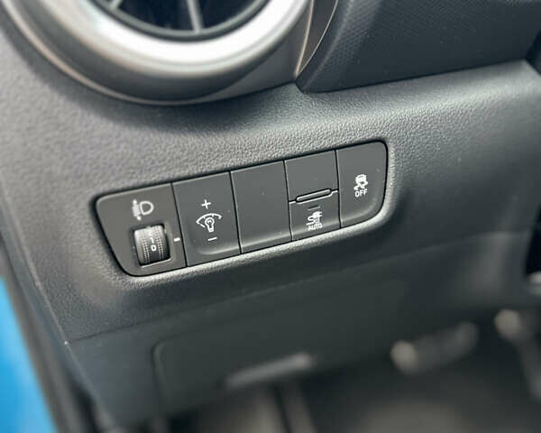 Синий Хендай Kona, объемом двигателя 0 л и пробегом 81 тыс. км за 16950 $, фото 15 на Automoto.ua