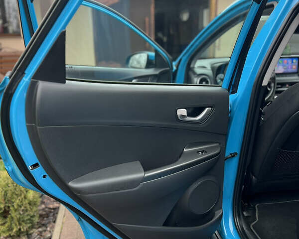Синий Хендай Kona, объемом двигателя 0 л и пробегом 81 тыс. км за 16950 $, фото 16 на Automoto.ua