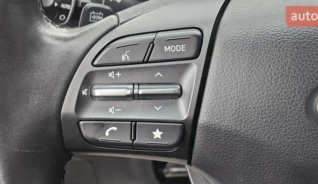 Синій Хендай Kona, об'ємом двигуна 0 л та пробігом 49 тис. км за 17750 $, фото 15 на Automoto.ua