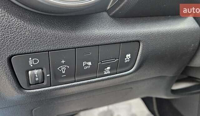 Синій Хендай Kona, об'ємом двигуна 0 л та пробігом 49 тис. км за 17750 $, фото 12 на Automoto.ua