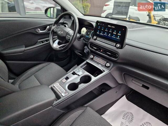 Синий Хендай Kona, объемом двигателя 0 л и пробегом 60 тыс. км за 17600 $, фото 55 на Automoto.ua