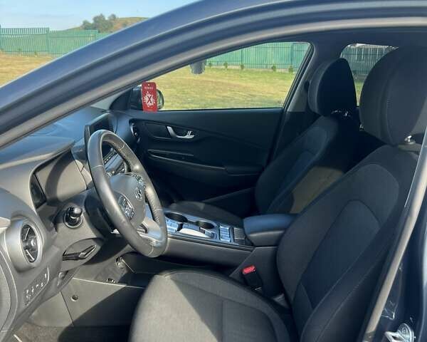 Синий Хендай Kona, объемом двигателя 0 л и пробегом 48 тыс. км за 20000 $, фото 8 на Automoto.ua