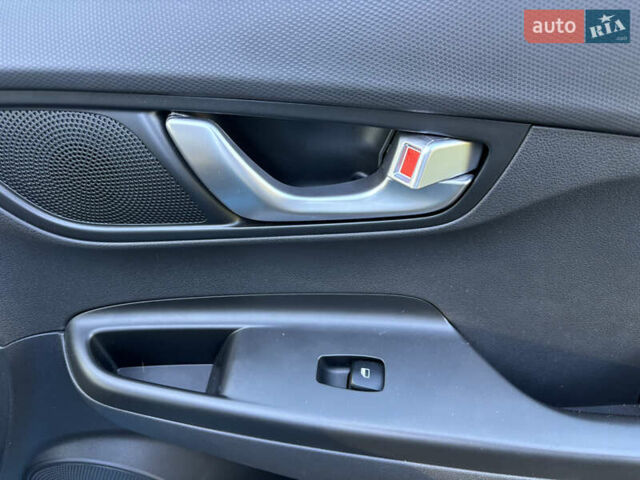 Синий Хендай Kona, объемом двигателя 0 л и пробегом 61 тыс. км за 16500 $, фото 27 на Automoto.ua