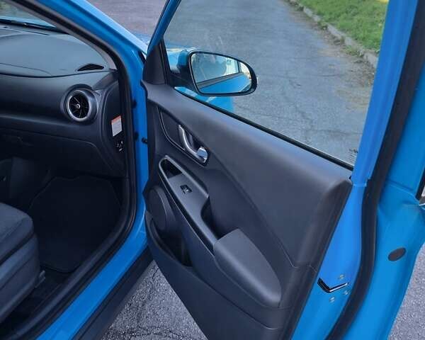 Синий Хендай Kona, объемом двигателя 0 л и пробегом 31 тыс. км за 17200 $, фото 49 на Automoto.ua